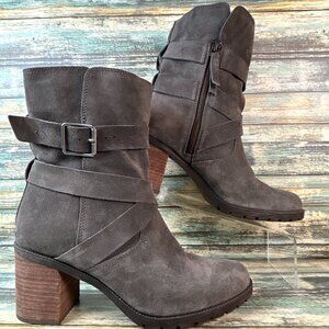 Clarks Boots Womens Size 8 Gray Suede Harness Moto Combat Dress Heeled Zip Ankle
